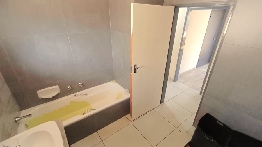 4 Bedroom Property for Sale in Lyttelton Manor Gauteng