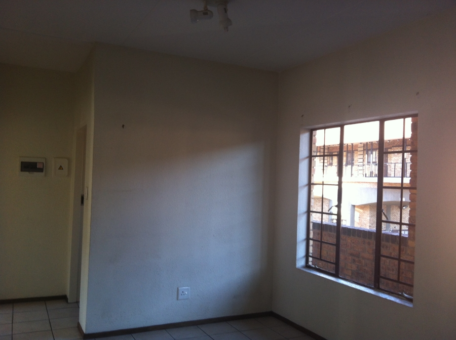 To Let 2 Bedroom Property for Rent in Halfway Gardens Gauteng