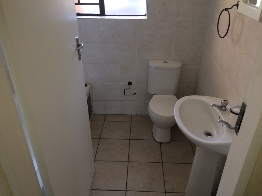 To Let 2 Bedroom Property for Rent in Halfway Gardens Gauteng
