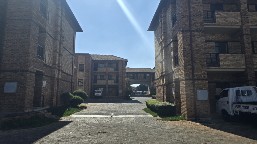 To Let 2 Bedroom Property for Rent in Halfway Gardens Gauteng
