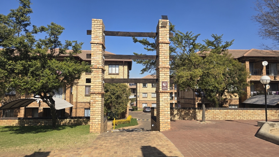 To Let 2 Bedroom Property for Rent in Halfway Gardens Gauteng