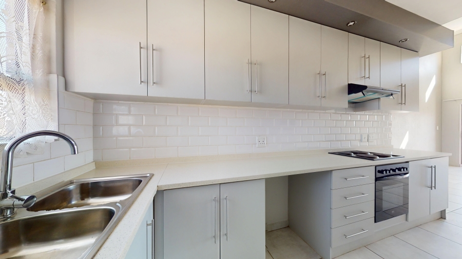 2 Bedroom Property for Sale in Jansenpark Gauteng