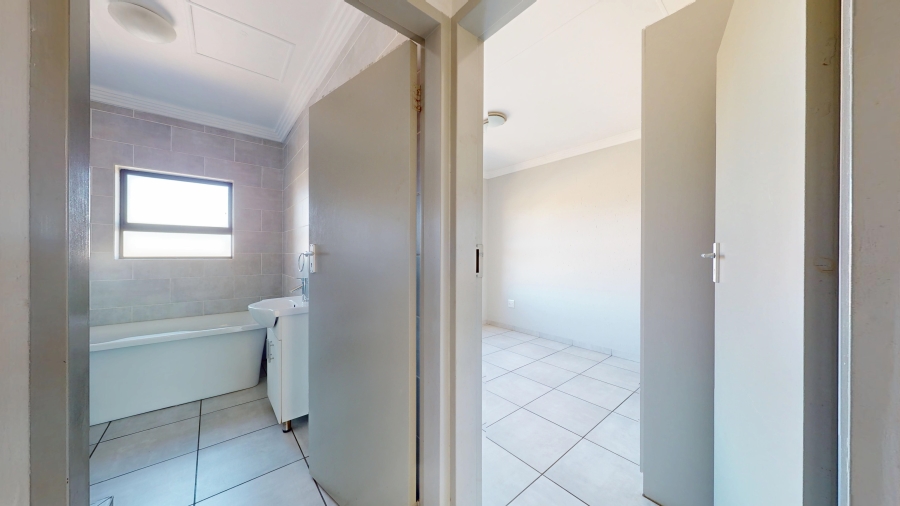 2 Bedroom Property for Sale in Jansenpark Gauteng
