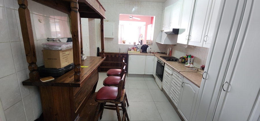 2 Bedroom Property for Sale in Brackenhurst Gauteng
