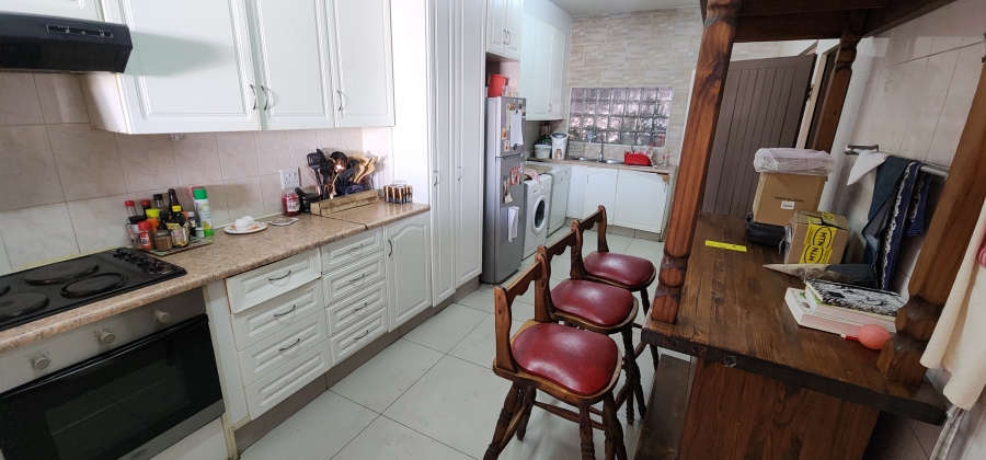 2 Bedroom Property for Sale in Brackenhurst Gauteng