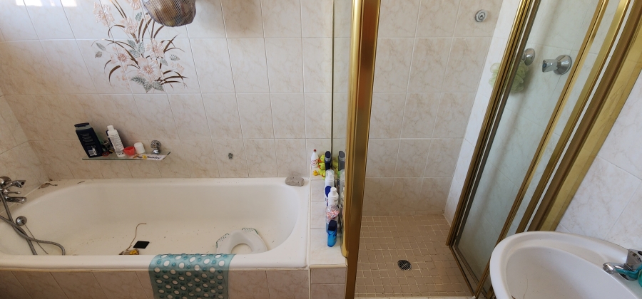 2 Bedroom Property for Sale in Brackenhurst Gauteng