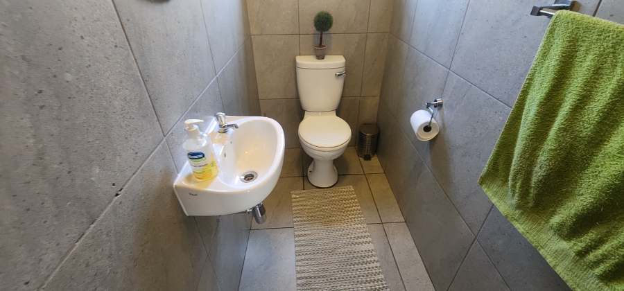 4 Bedroom Property for Sale in Albertsdal Gauteng