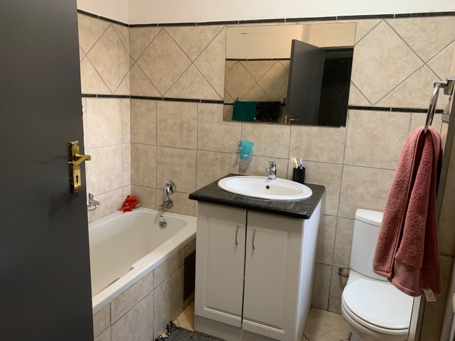 3 Bedroom Property for Sale in Die Wilgers Gauteng