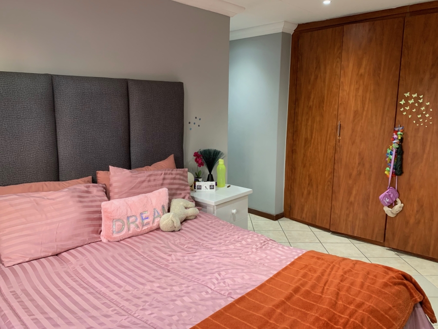 3 Bedroom Property for Sale in Die Wilgers Gauteng