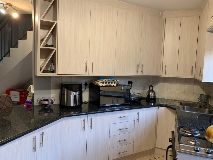 3 Bedroom Property for Sale in Die Wilgers Gauteng