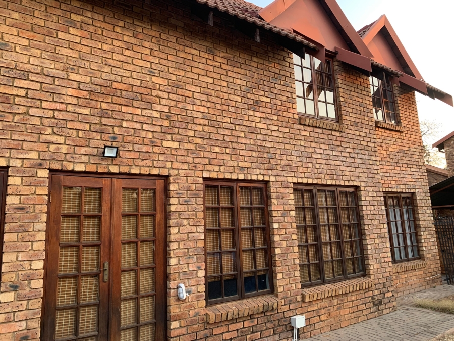 3 Bedroom Property for Sale in Die Wilgers Gauteng