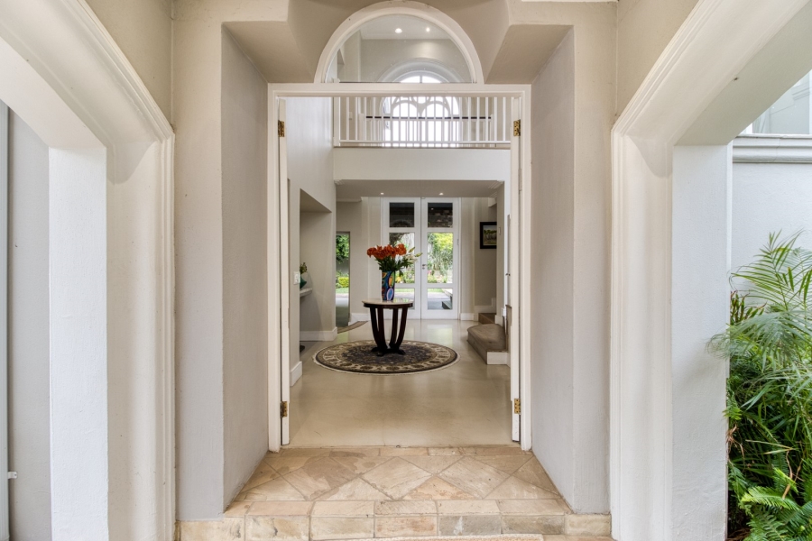 5 Bedroom Property for Sale in Benmore Gardens Gauteng