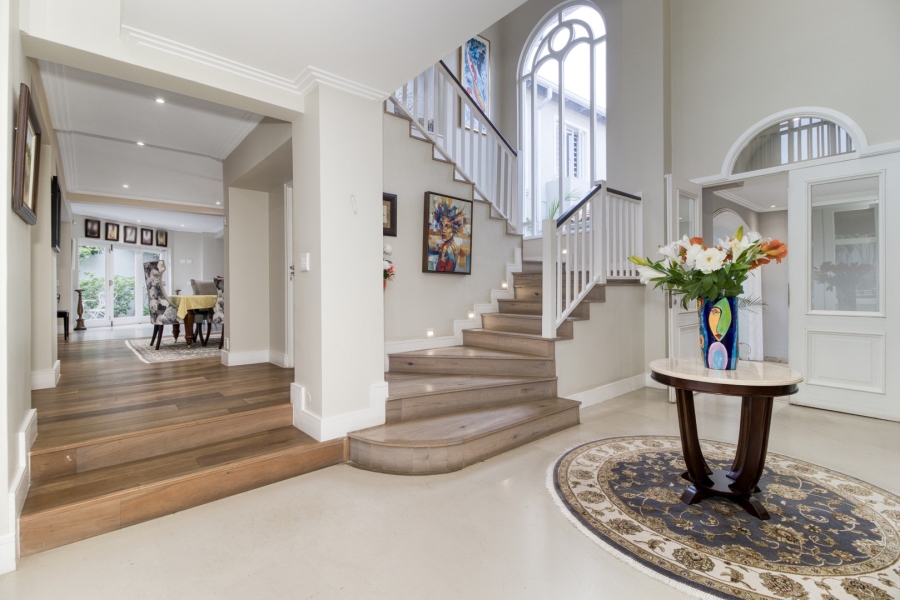 5 Bedroom Property for Sale in Benmore Gardens Gauteng