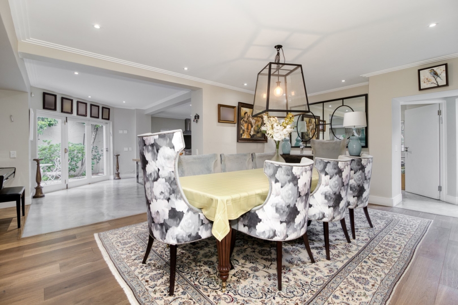 5 Bedroom Property for Sale in Benmore Gardens Gauteng