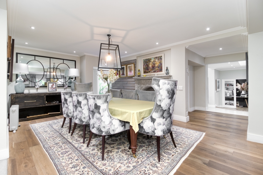 5 Bedroom Property for Sale in Benmore Gardens Gauteng