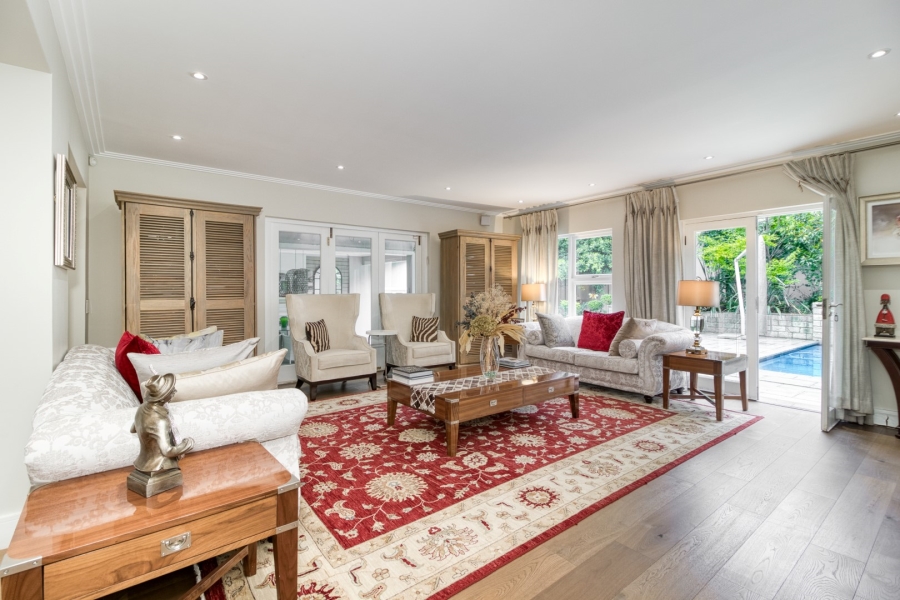 5 Bedroom Property for Sale in Benmore Gardens Gauteng