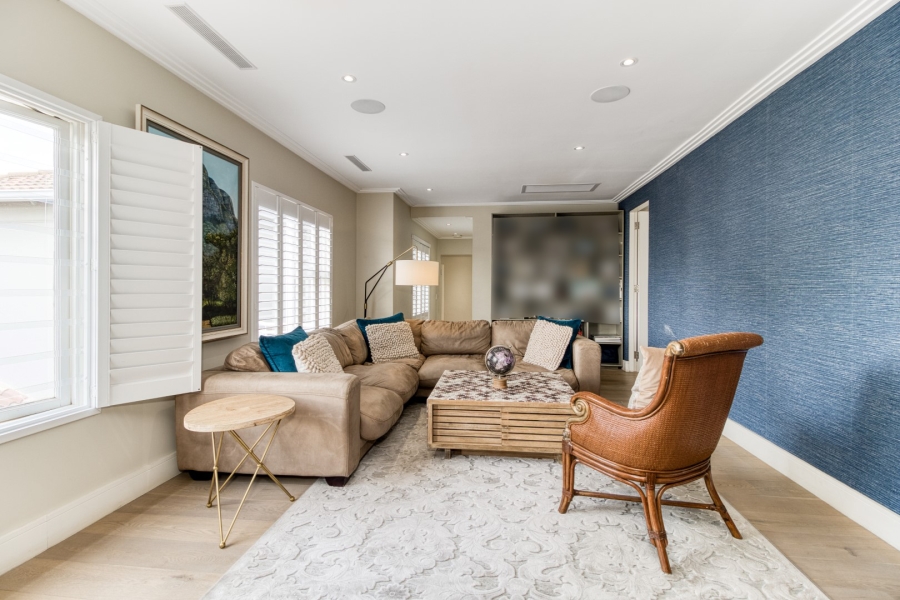 5 Bedroom Property for Sale in Benmore Gardens Gauteng