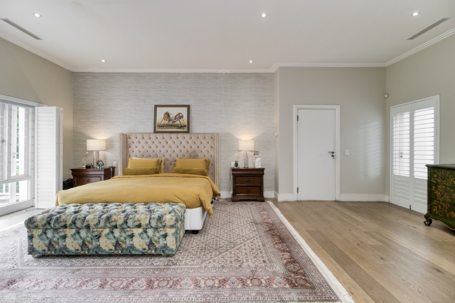 5 Bedroom Property for Sale in Benmore Gardens Gauteng