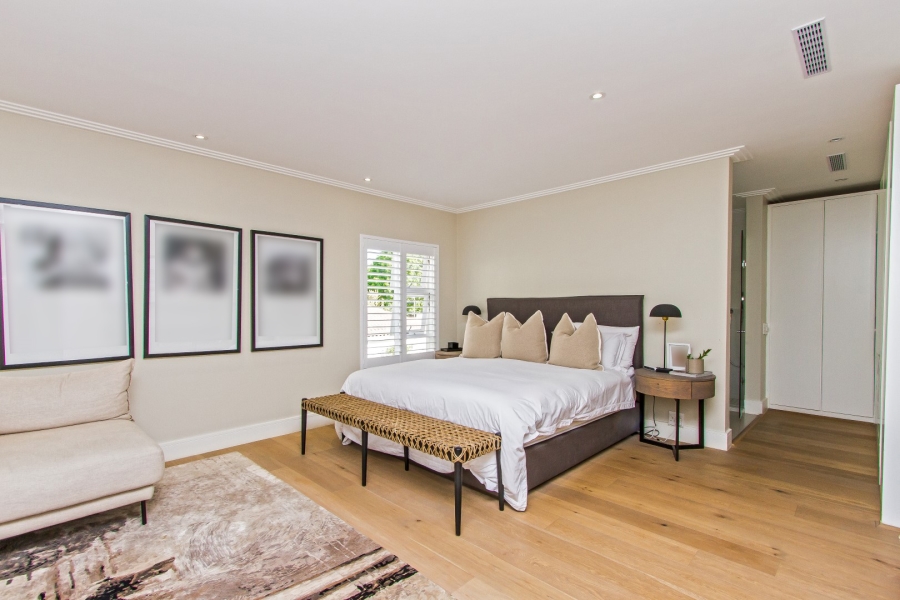 5 Bedroom Property for Sale in Benmore Gardens Gauteng