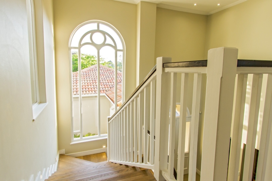 5 Bedroom Property for Sale in Benmore Gardens Gauteng