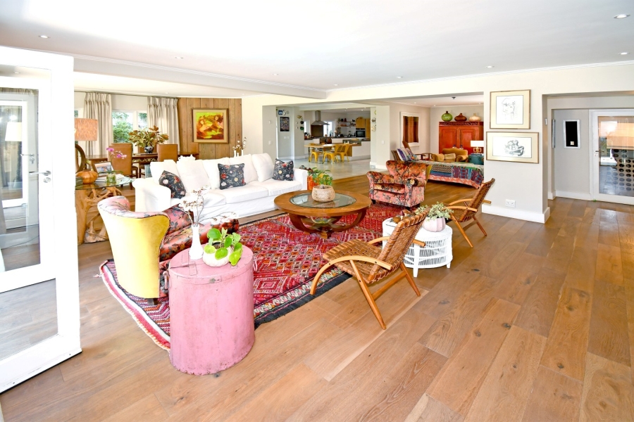 5 Bedroom Property for Sale in Benmore Gardens Gauteng