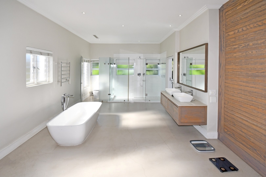 5 Bedroom Property for Sale in Benmore Gardens Gauteng