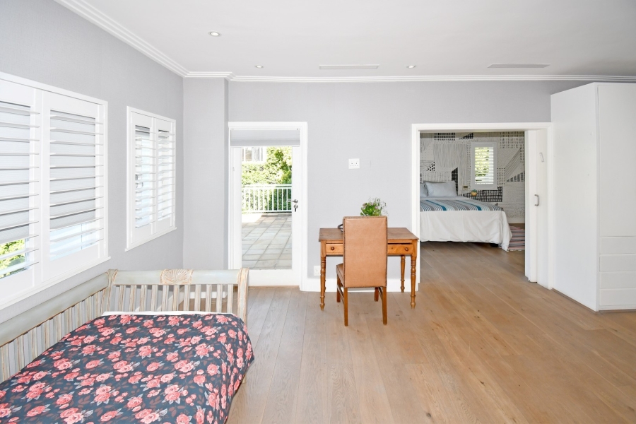 5 Bedroom Property for Sale in Benmore Gardens Gauteng