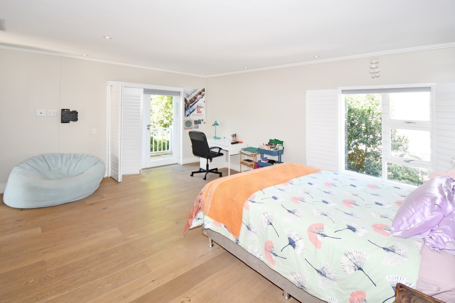 5 Bedroom Property for Sale in Benmore Gardens Gauteng