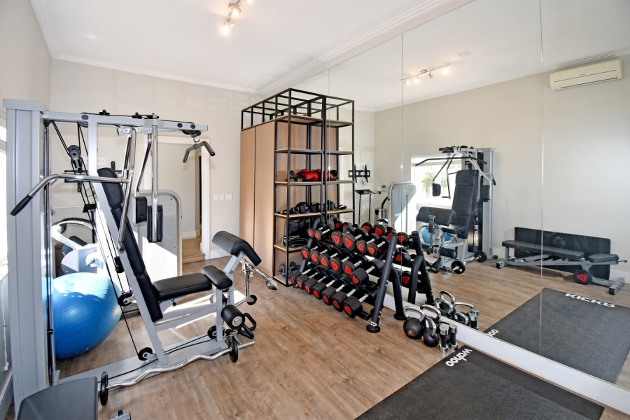 5 Bedroom Property for Sale in Benmore Gardens Gauteng