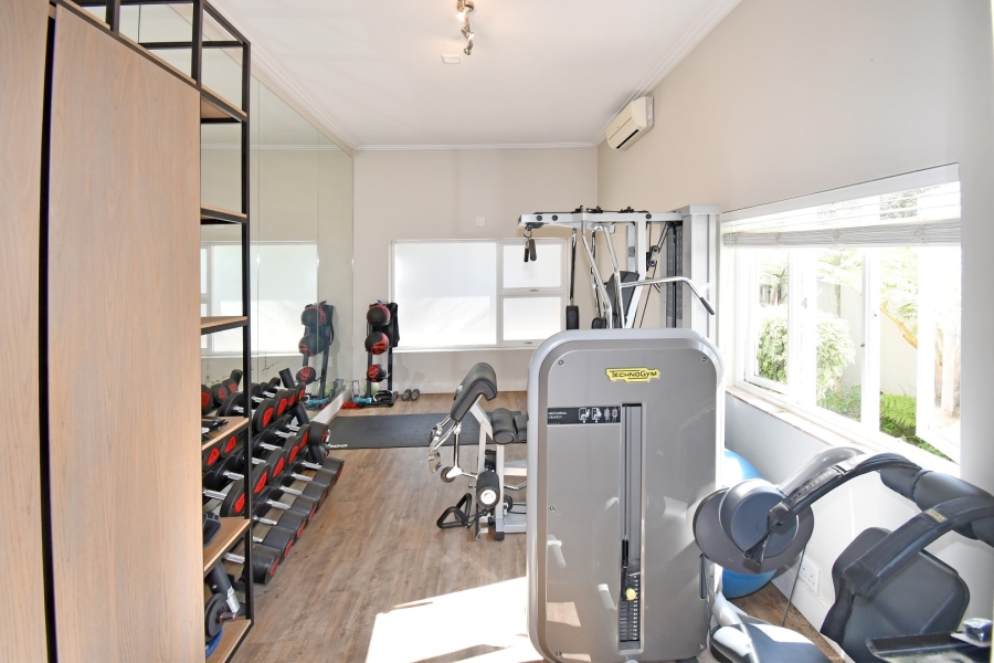 5 Bedroom Property for Sale in Benmore Gardens Gauteng