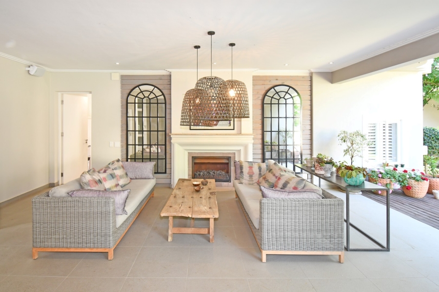 5 Bedroom Property for Sale in Benmore Gardens Gauteng