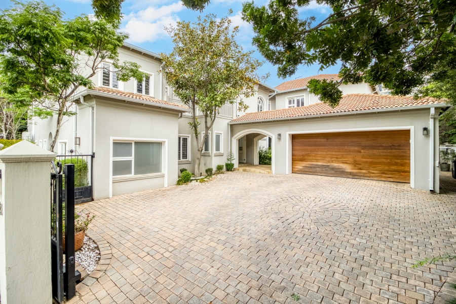 5 Bedroom Property for Sale in Benmore Gardens Gauteng