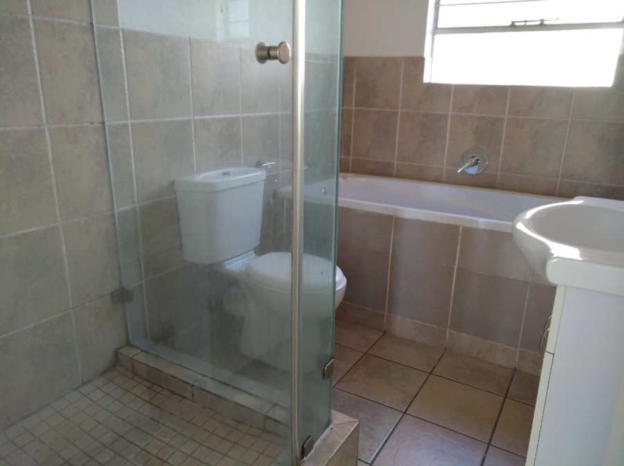 2 Bedroom Property for Sale in Bardene Gauteng