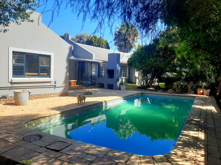 4 Bedroom Property for Sale in Eldoraigne Gauteng