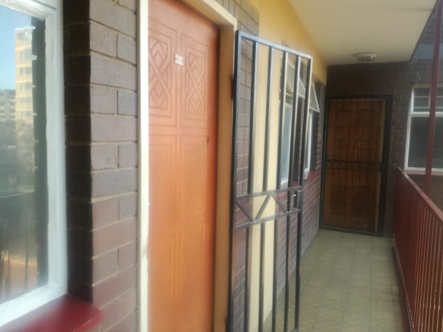 1 Bedroom Property for Sale in Pretoria Central Gauteng