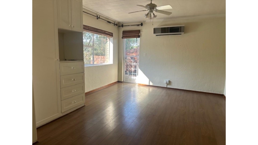 To Let 4 Bedroom Property for Rent in Sandown Gauteng