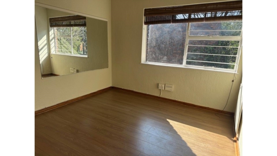 To Let 4 Bedroom Property for Rent in Sandown Gauteng