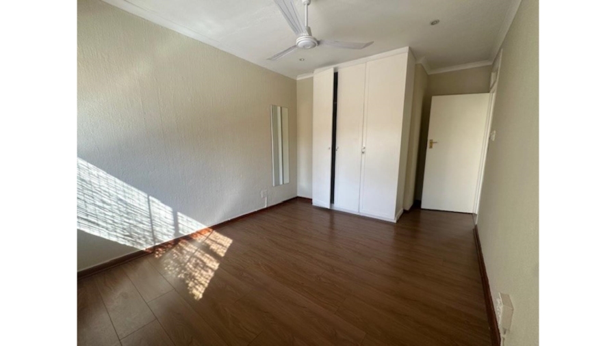 To Let 4 Bedroom Property for Rent in Sandown Gauteng