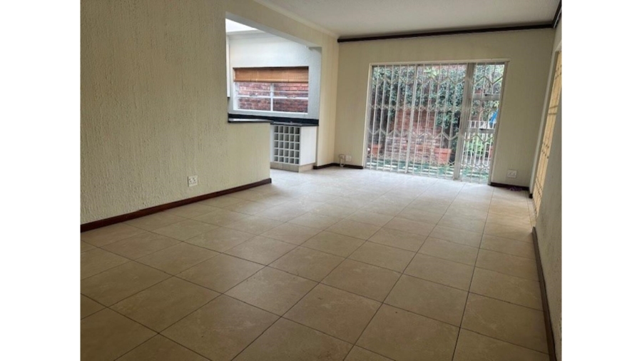 To Let 4 Bedroom Property for Rent in Sandown Gauteng