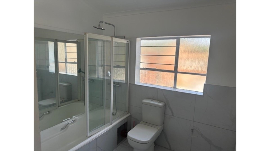 To Let 4 Bedroom Property for Rent in Sandown Gauteng