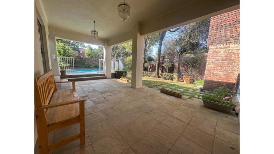 To Let 4 Bedroom Property for Rent in Sandown Gauteng