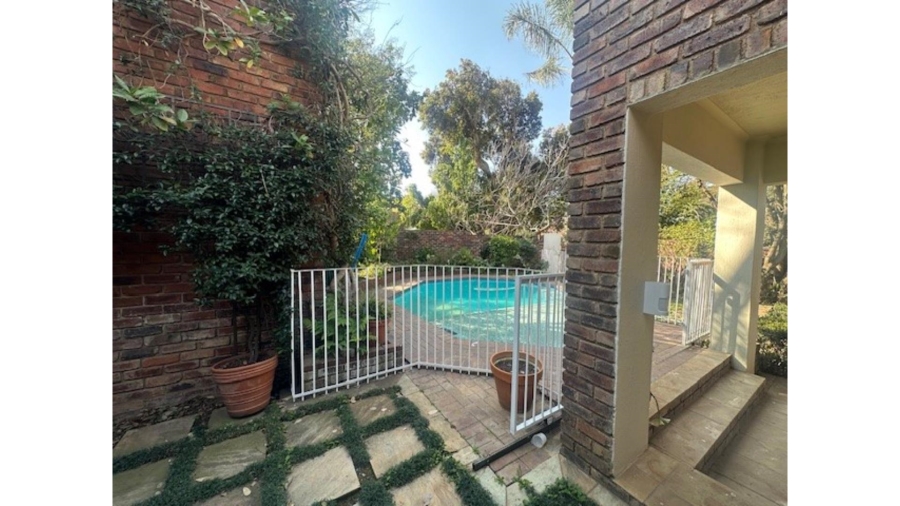 To Let 4 Bedroom Property for Rent in Sandown Gauteng