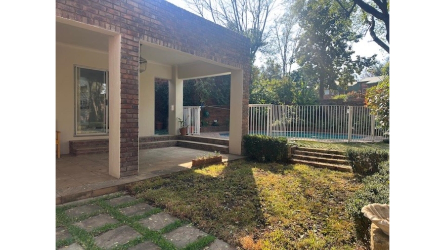 To Let 4 Bedroom Property for Rent in Sandown Gauteng