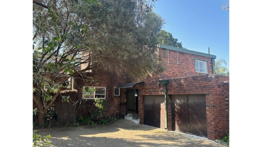 To Let 4 Bedroom Property for Rent in Sandown Gauteng