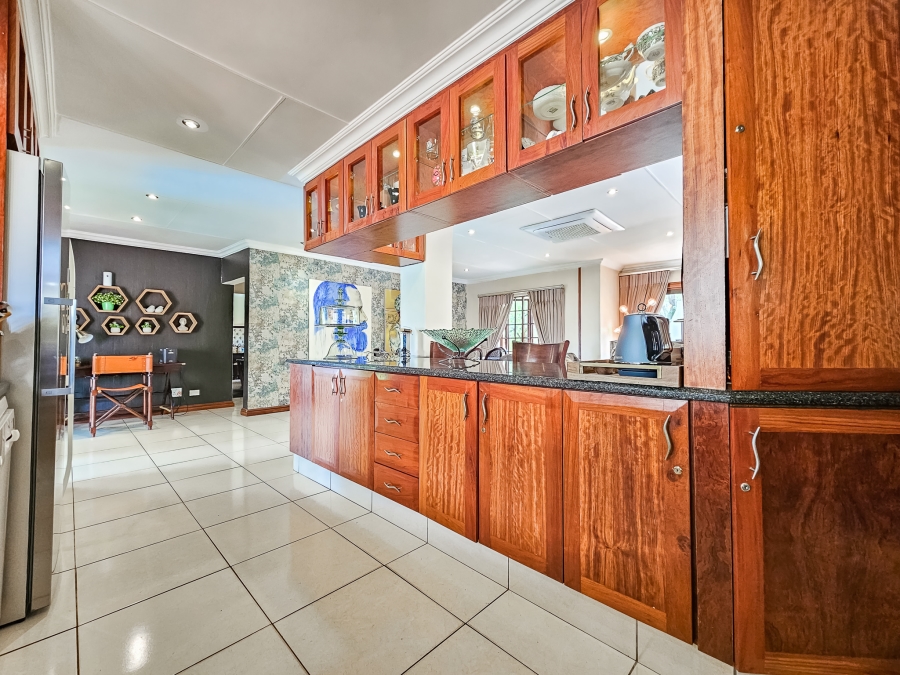 2 Bedroom Property for Sale in Faerie Glen Gauteng