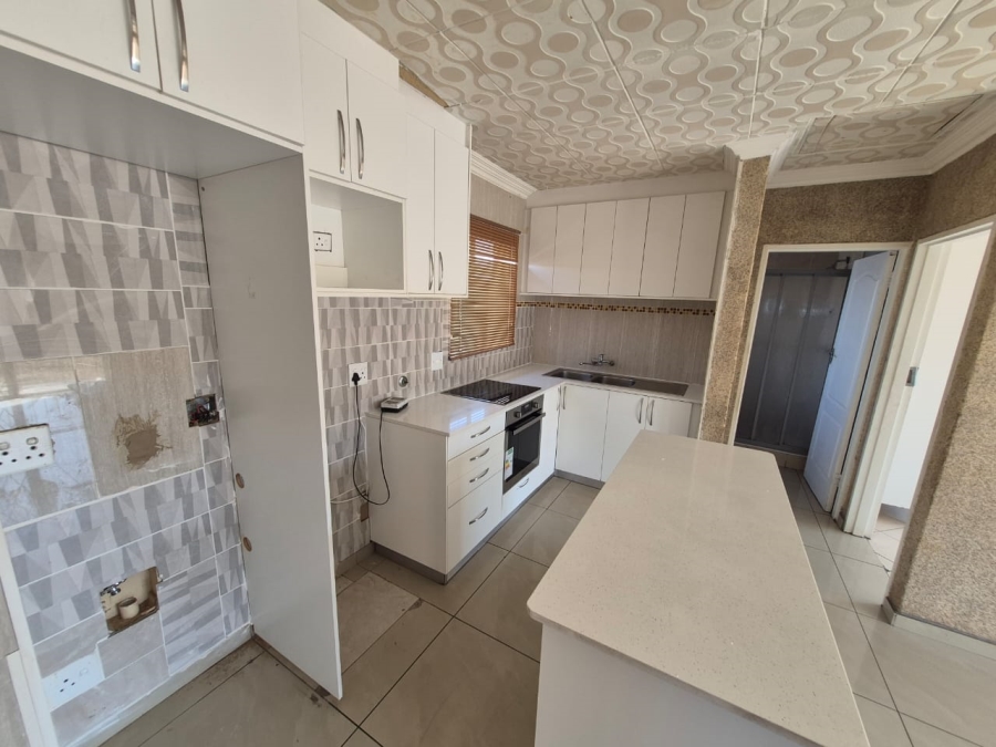 To Let 3 Bedroom Property for Rent in Equestria Gauteng