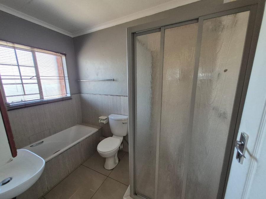 To Let 3 Bedroom Property for Rent in Equestria Gauteng