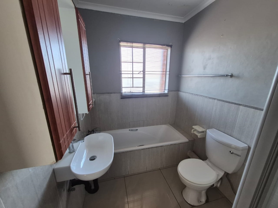 To Let 3 Bedroom Property for Rent in Equestria Gauteng