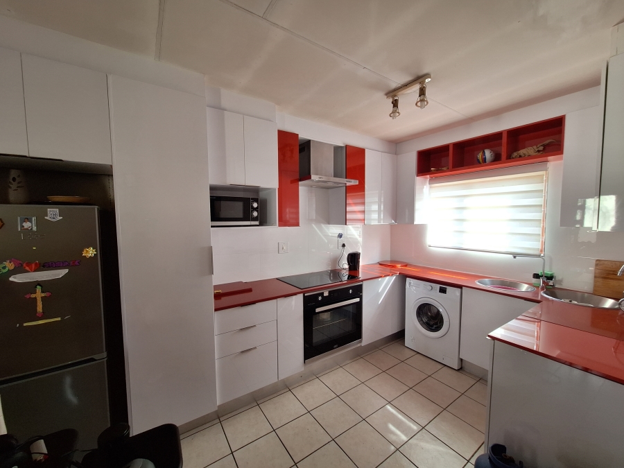 2 Bedroom Property for Sale in North Riding Gauteng