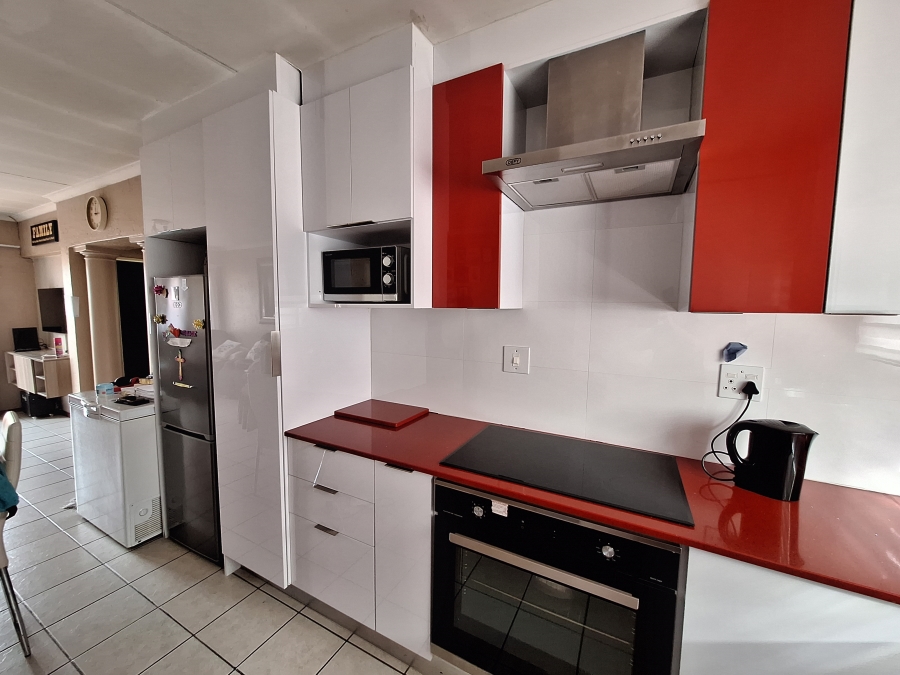 2 Bedroom Property for Sale in North Riding Gauteng